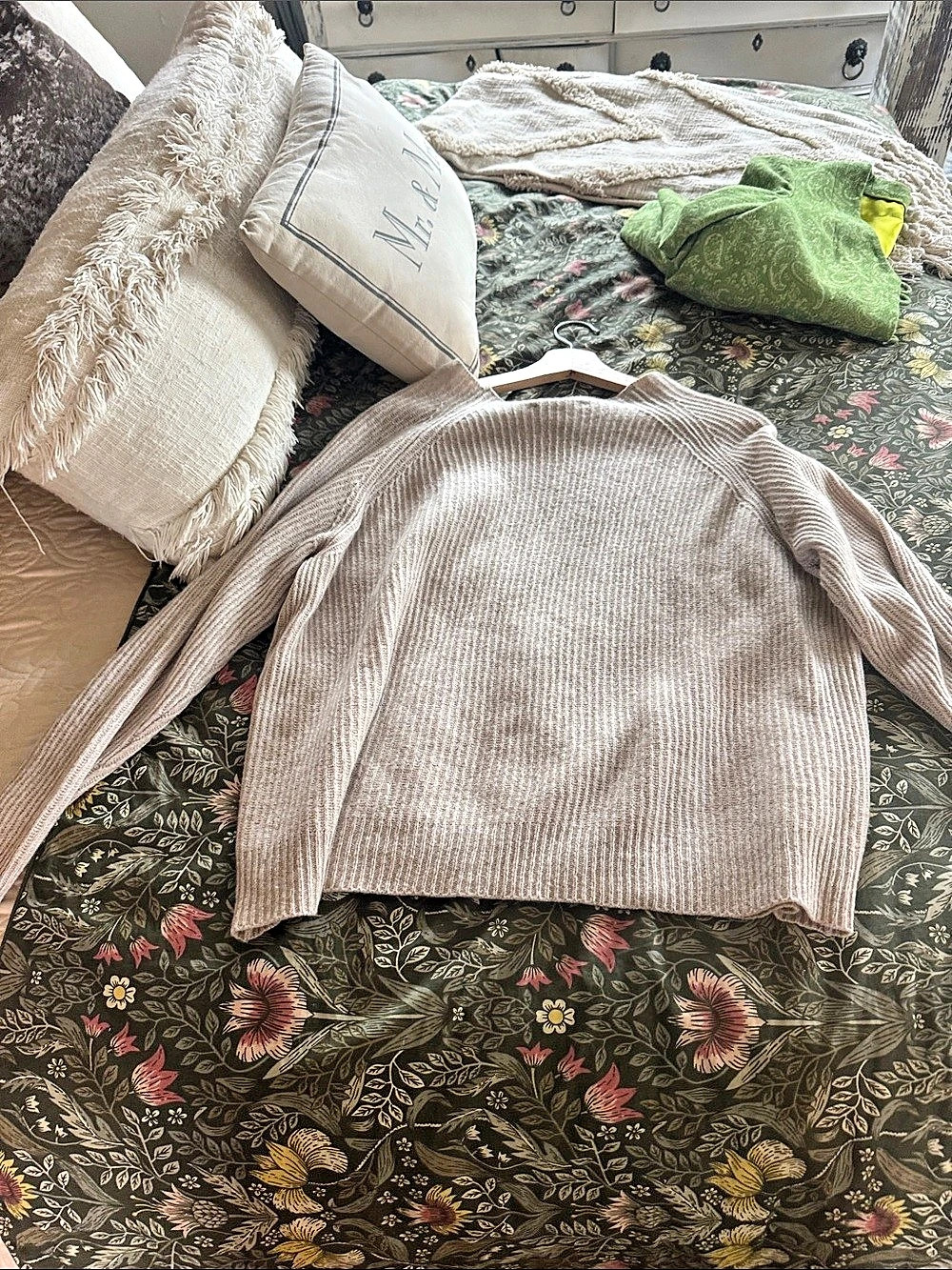 Max Mara Ribbed Wool Sweater Size Medium - Picture 4 of 4